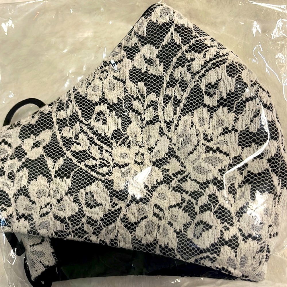 Lace facemask